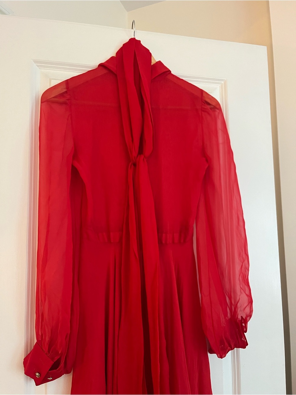 Gorgeous Gucci Vibrant Red Sheer Silk Chiffon Tea Length Cowl Neck Dress - Picture 9 of 12